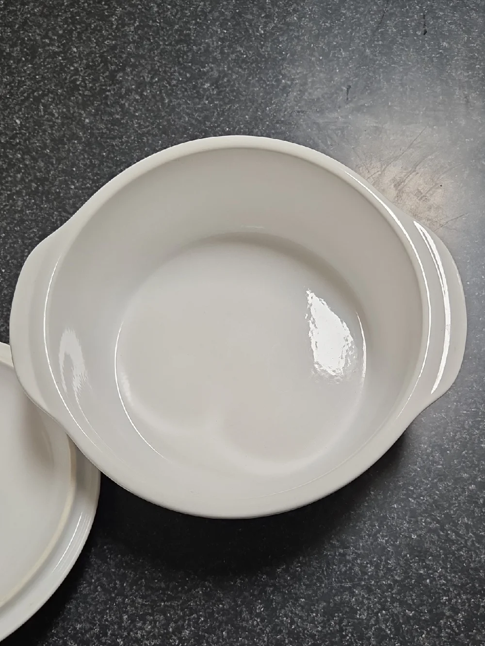 Corelle Coordinates White Covered Casserole Dish By Corning  2.5 Qt.